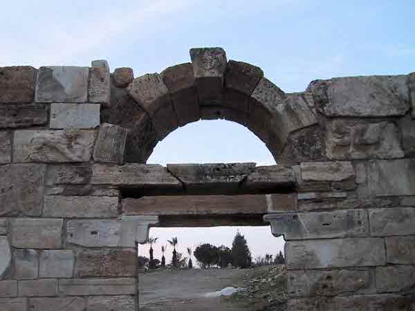 Южные ворота в Иераполис 