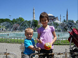 в Стамбул вместе с детьми