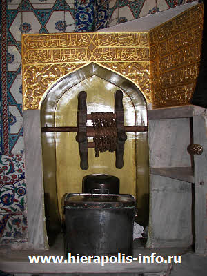 фотография       мавзолея  Абу Эйюпа эль-Ансари в Стамбуле  
