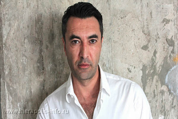  фотографии турецкий актер Мехмет Куртулуш