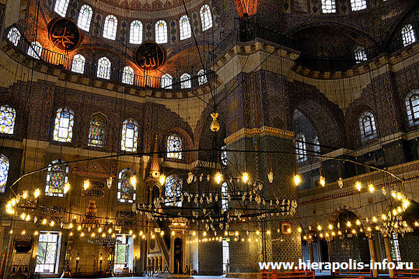 внутри новая мечеть в  Стамбуле