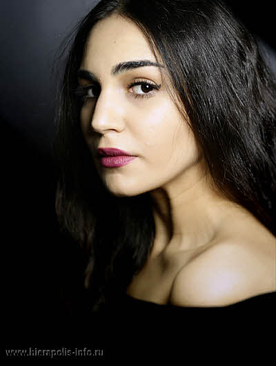   видео актрисы Сахра Саш