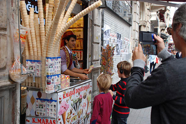 Уличная еда в Стамбуле Мороженое 