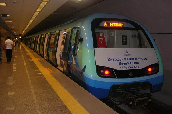 Метро - общественный транспорт в Стамбуле фото