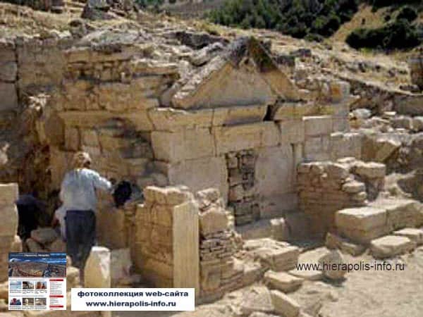 Photo Excavations of Tomb of the Apostle St.Philip in Hierapolis