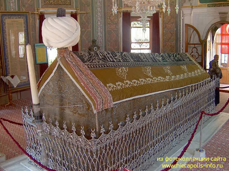 Вид мавзолея Мехмеда Завоевателя  