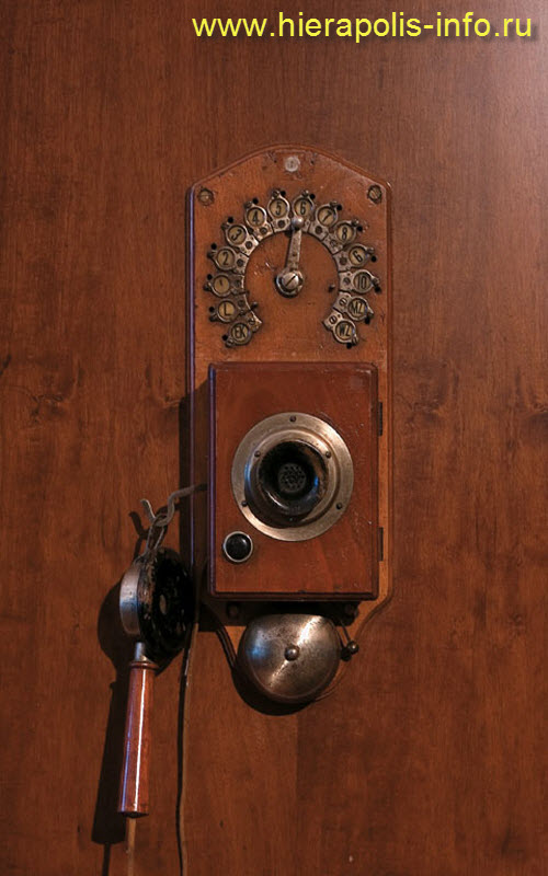 Старинный телефон в Стамбуле